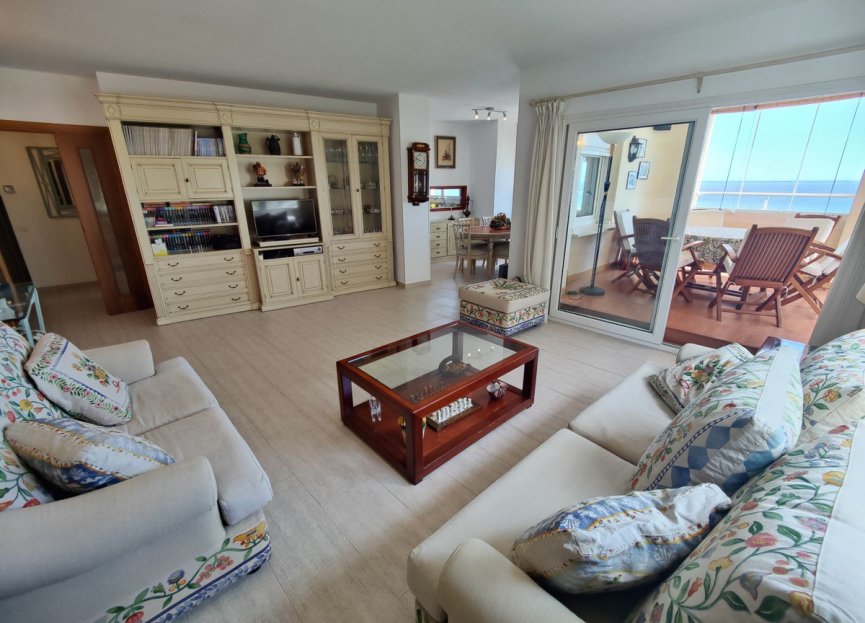 Resale - Apartment - Middle Floor Apartment - Estepona - Estepona Centro