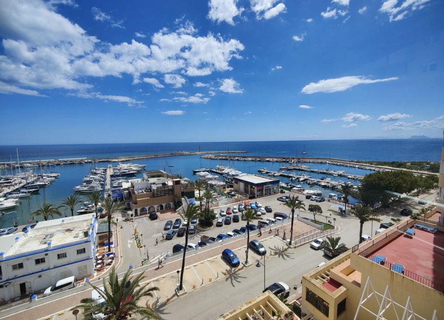 Resale - Apartment - Middle Floor Apartment - Estepona - Estepona Centro