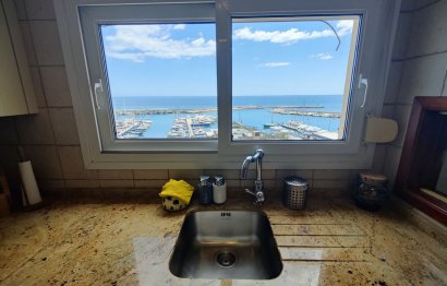 Resale - Apartment - Middle Floor Apartment - Estepona - Estepona Centro