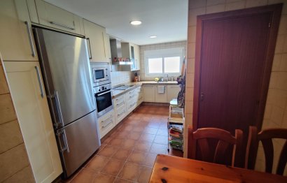 Resale - Apartment - Middle Floor Apartment - Estepona - Estepona Centro