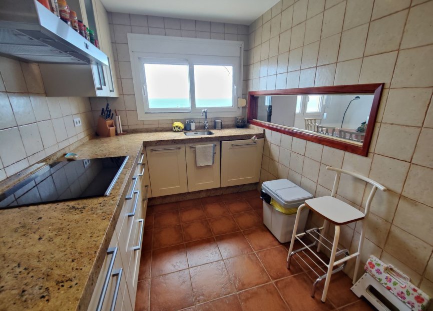 Resale - Apartment - Middle Floor Apartment - Estepona - Estepona Centro