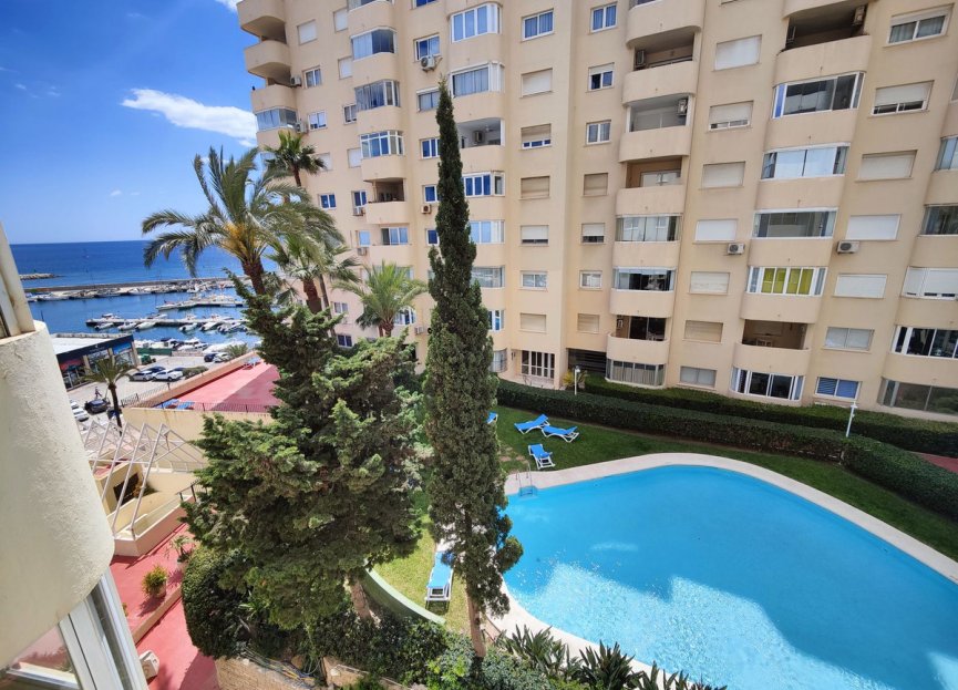 Resale - Apartment - Middle Floor Apartment - Estepona - Estepona Centro