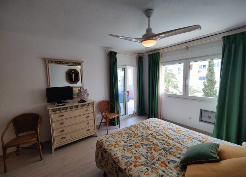 Resale - Apartment - Middle Floor Apartment - Estepona - Estepona Centro