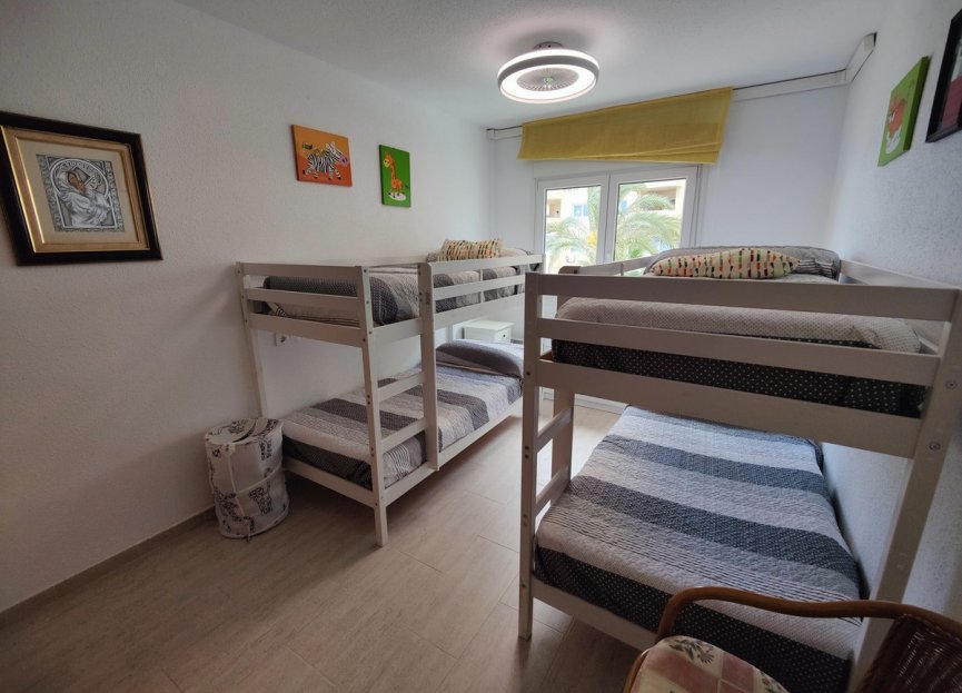 Resale - Apartment - Middle Floor Apartment - Estepona - Estepona Centro