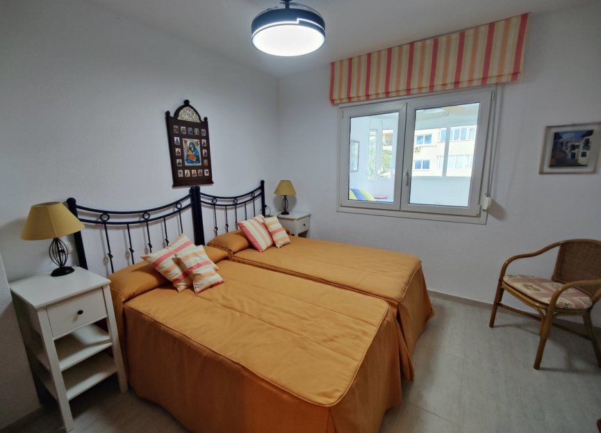 Resale - Apartment - Middle Floor Apartment - Estepona - Estepona Centro