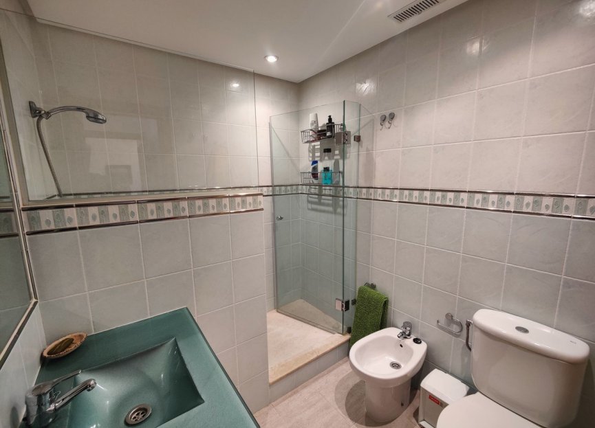 Resale - Apartment - Middle Floor Apartment - Estepona - Estepona Centro