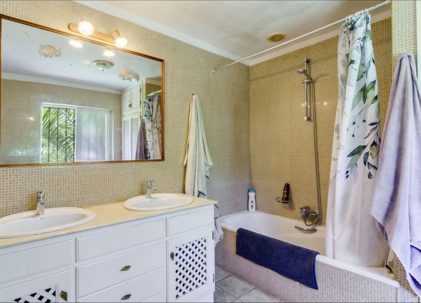 Resale - House - Detached Villa - Marbella - El Rosario