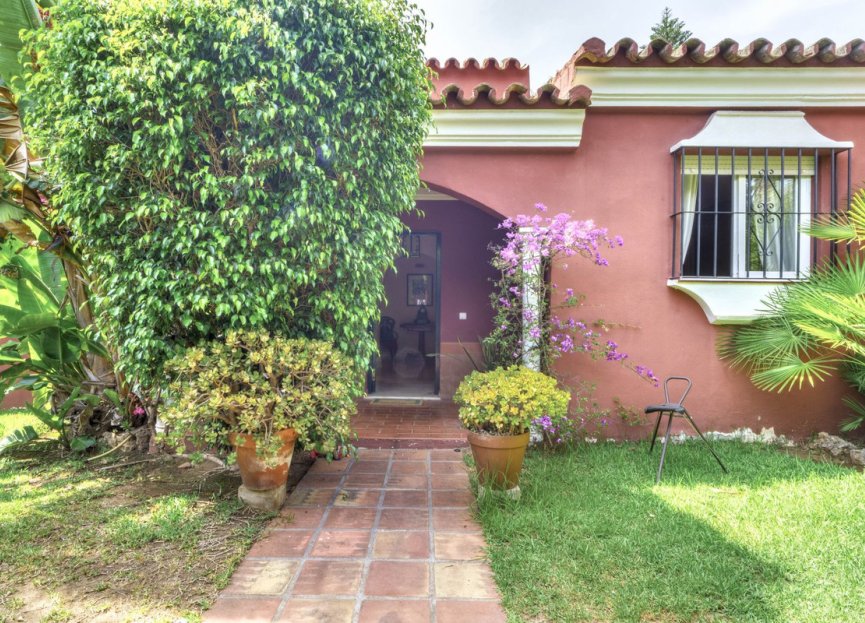 Resale - House - Detached Villa - Marbella - El Rosario