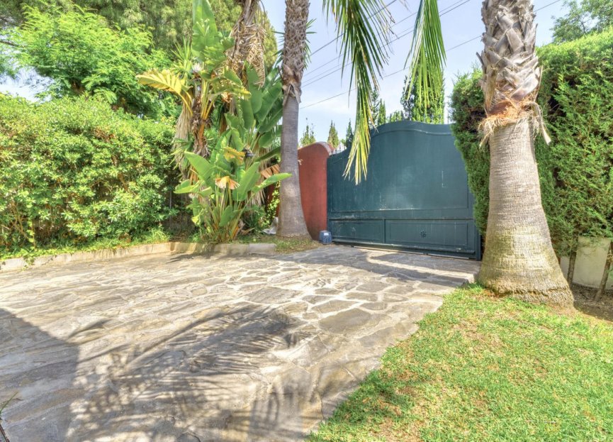 Resale - House - Detached Villa - Marbella - El Rosario