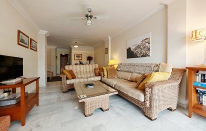 Resale - Apartment - Middle Floor Apartment - Marbella - Elviria