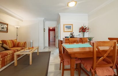 Resale - Apartment - Middle Floor Apartment - Marbella - Elviria