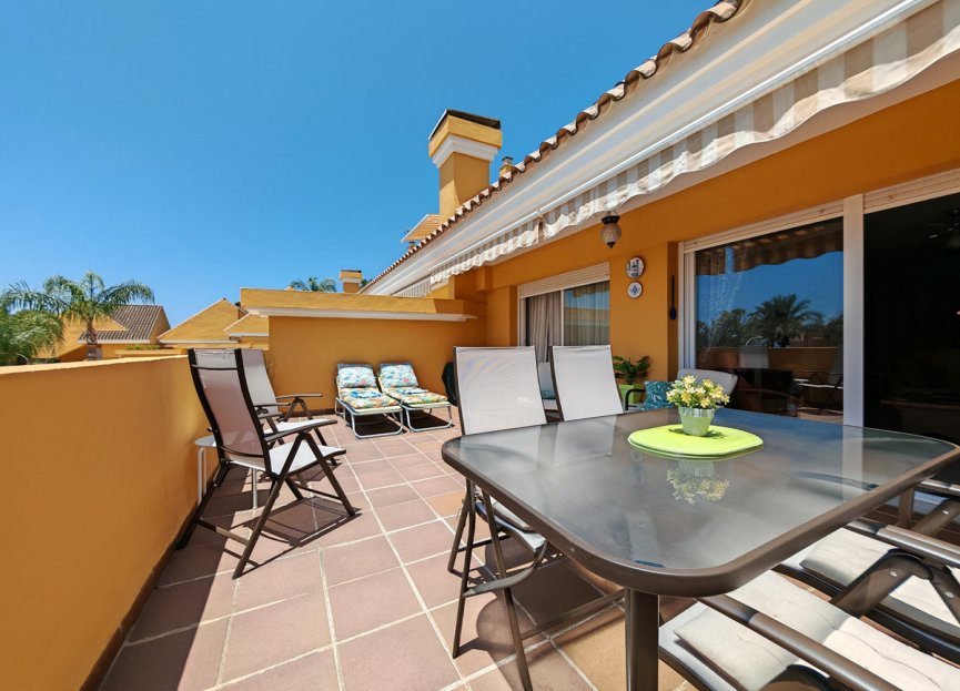 Resale - Apartment - Middle Floor Apartment - Marbella - Elviria