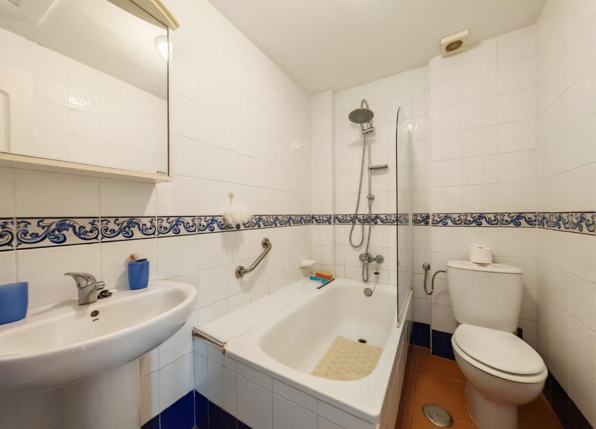 Resale - Apartment - Middle Floor Apartment - Marbella - Elviria