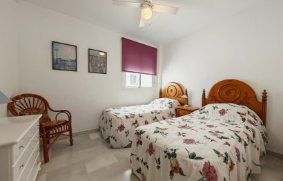 Resale - Apartment - Middle Floor Apartment - Marbella - Elviria