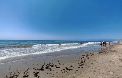 Resale - Apartment - Middle Floor Apartment - Marbella - Elviria