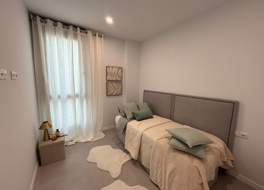 Resale - Apartment - Penthouse - Estepona - Estepona Centro