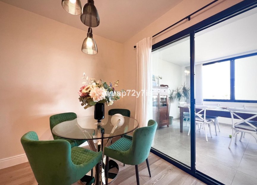 Resale - Apartment - Middle Floor Apartment - Estepona - Estepona Centro