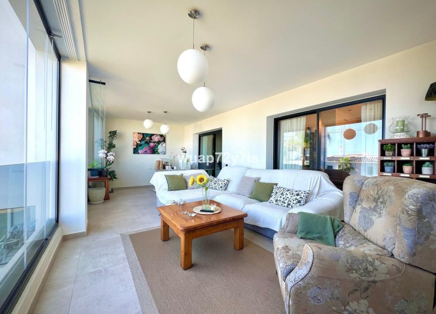 Resale - Apartment - Middle Floor Apartment - Estepona - Estepona Centro