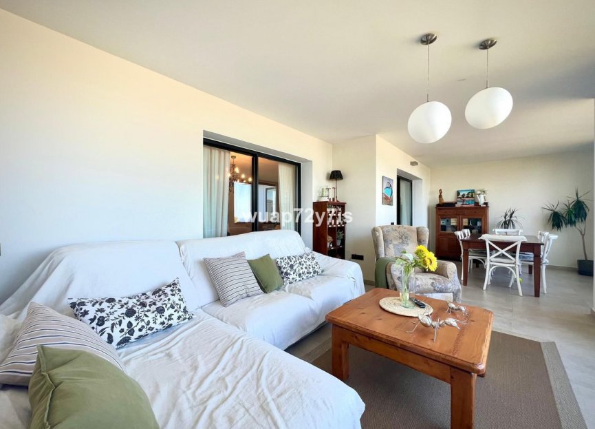 Resale - Apartment - Middle Floor Apartment - Estepona - Estepona Centro