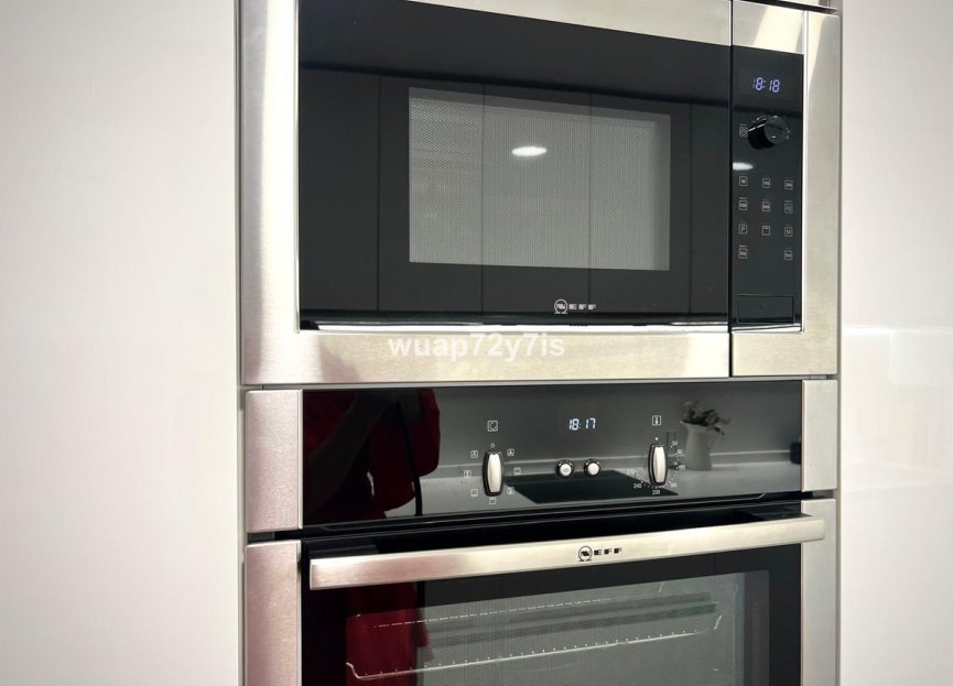 Resale - Apartment - Middle Floor Apartment - Estepona - Estepona Centro