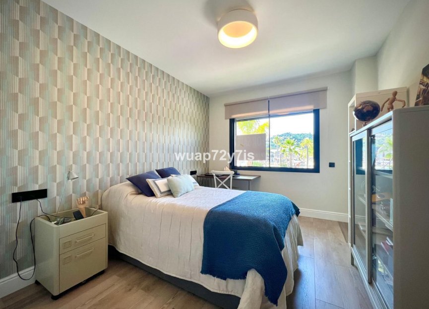 Resale - Apartment - Middle Floor Apartment - Estepona - Estepona Centro