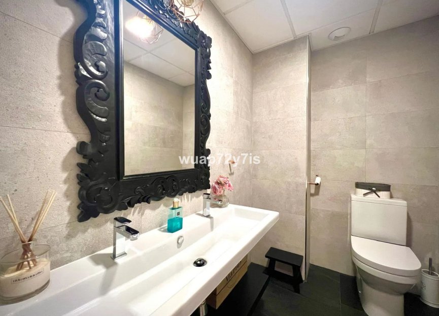 Resale - Apartment - Middle Floor Apartment - Estepona - Estepona Centro