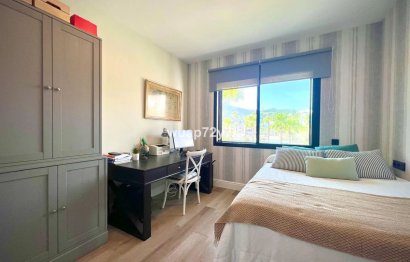 Resale - Apartment - Middle Floor Apartment - Estepona - Estepona Centro