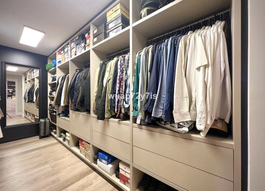 Resale - Apartment - Middle Floor Apartment - Estepona - Estepona Centro