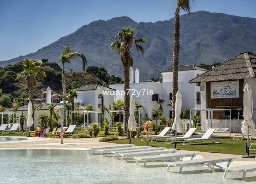 Resale - Apartment - Middle Floor Apartment - Estepona - Estepona Centro