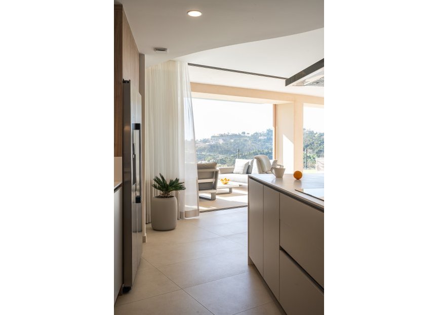 Resale - Apartment - Middle Floor Apartment - Benahavís - Benahavís Centro