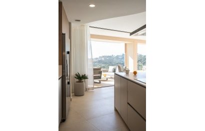 Resale - Apartment - Middle Floor Apartment - Benahavís - Benahavís Centro