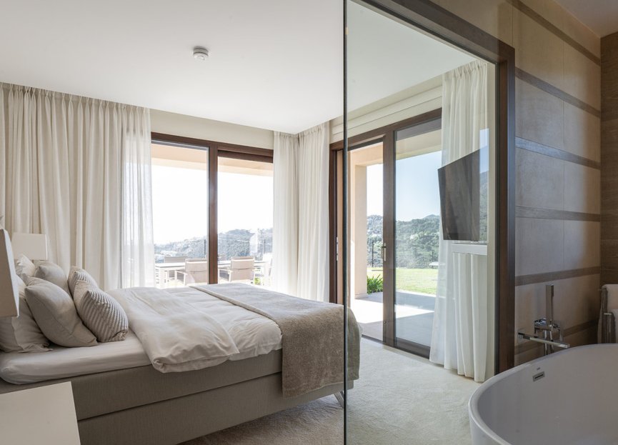 Resale - Apartment - Middle Floor Apartment - Benahavís - Benahavís Centro