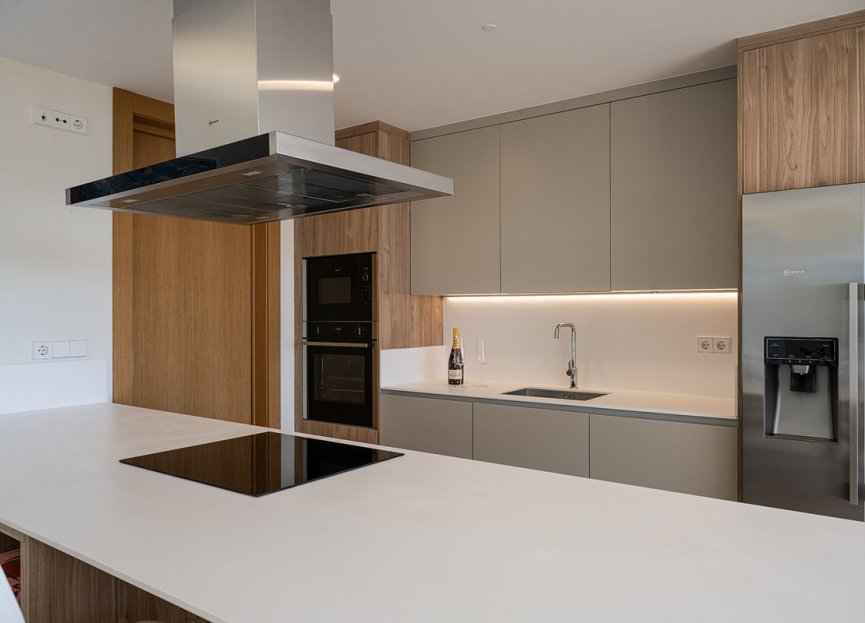 Resale - Apartment - Middle Floor Apartment - Benahavís - Benahavís Centro