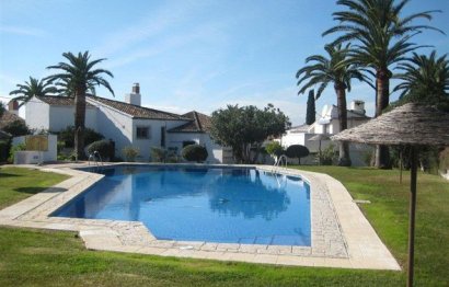 Resale - House - Townhouse - Estepona - Estepona Centro