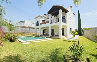 Resale - House - Detached Villa - Estepona - Estepona Centro