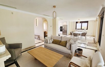 Resale - House - Detached Villa - Estepona - Estepona Centro