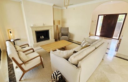 Resale - House - Detached Villa - Estepona - Estepona Centro