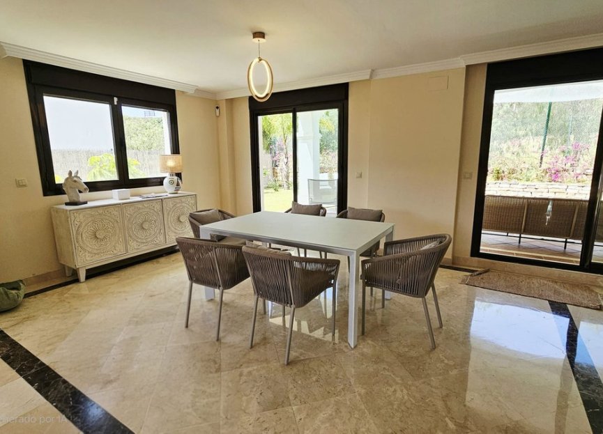 Resale - House - Detached Villa - Estepona - Estepona Centro