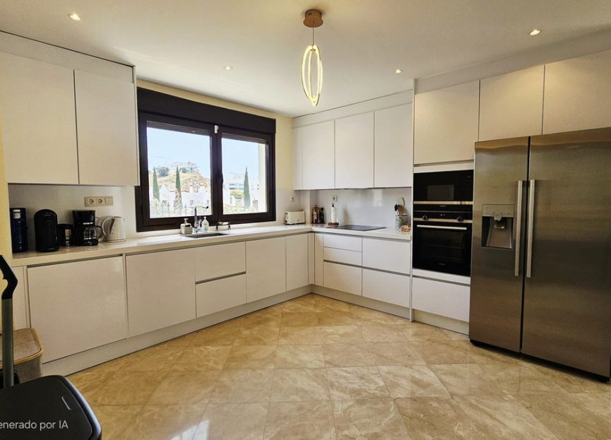 Resale - House - Detached Villa - Estepona - Estepona Centro