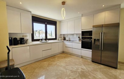 Resale - House - Detached Villa - Estepona - Estepona Centro