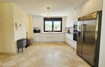 Resale - House - Detached Villa - Estepona - Estepona Centro