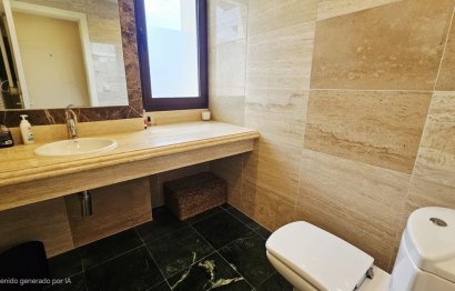 Resale - House - Detached Villa - Estepona - Estepona Centro