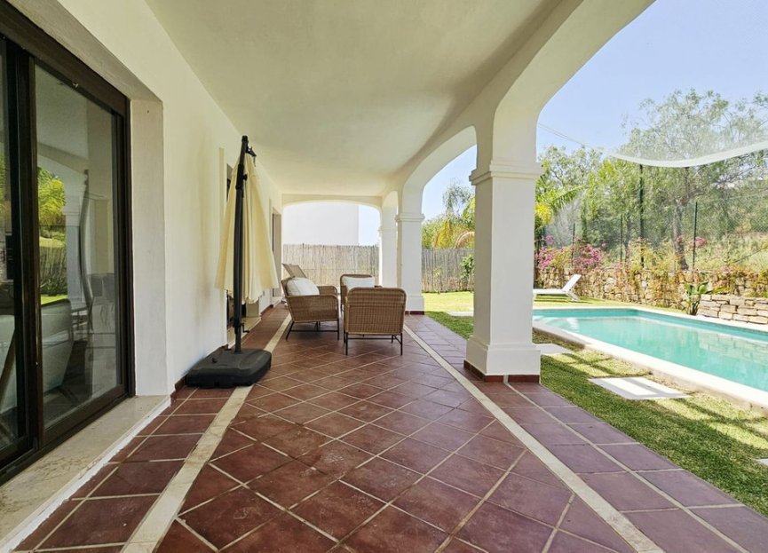 Resale - House - Detached Villa - Estepona - Estepona Centro