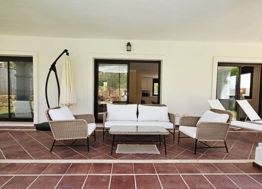 Resale - House - Detached Villa - Estepona - Estepona Centro