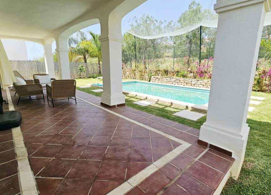 Resale - House - Detached Villa - Estepona - Estepona Centro
