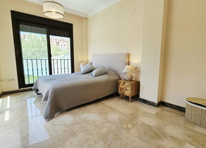 Resale - House - Detached Villa - Estepona - Estepona Centro