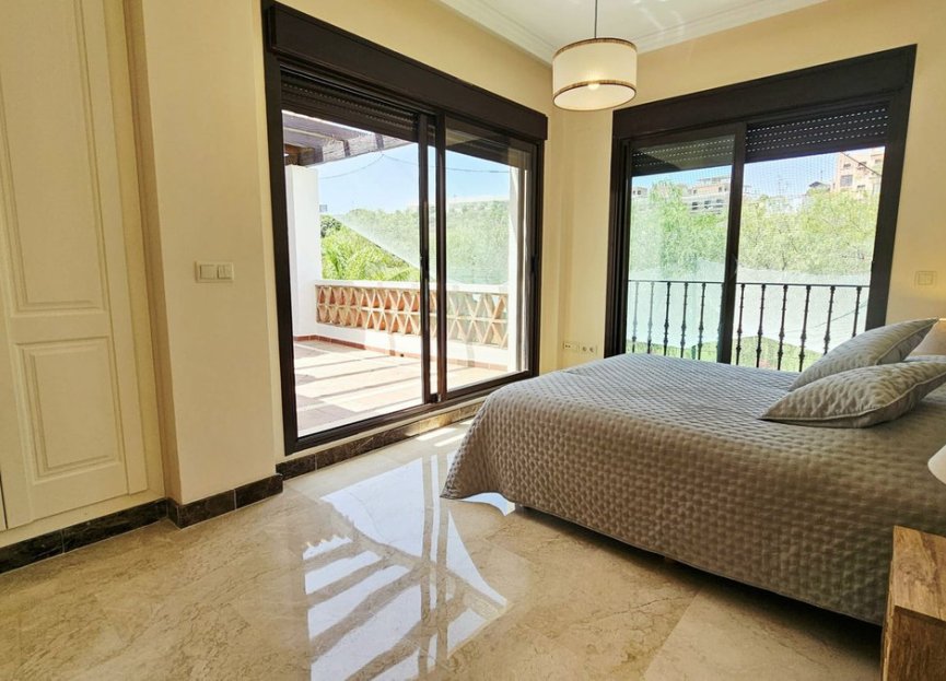 Resale - House - Detached Villa - Estepona - Estepona Centro