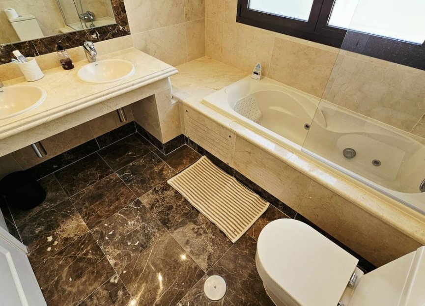 Resale - House - Detached Villa - Estepona - Estepona Centro