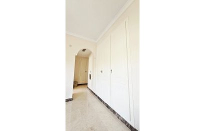 Resale - House - Detached Villa - Estepona - Estepona Centro