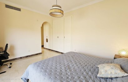 Resale - House - Detached Villa - Estepona - Estepona Centro